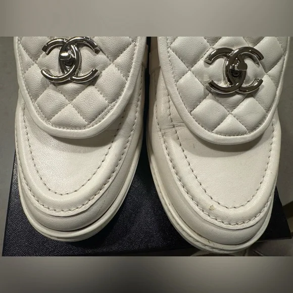 Chanel Women's Turnlock White Loafers size 41 - Picture 2 of 9